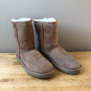 UGG Classic Short Boot